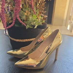 Nine West Shiny Gold Heels